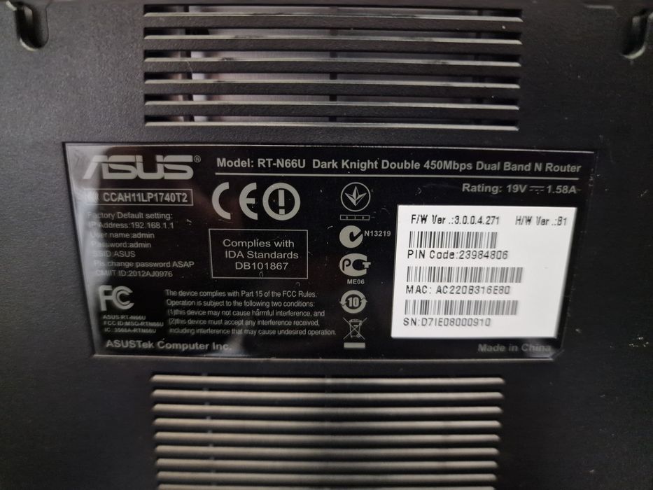 Modem Router Wi-Fi Asus RT-N66U N900 Dark Knight Dual Band 802.11