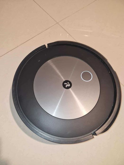 Idealne na prezent Robot sprzątający iRobot Roomba j7+