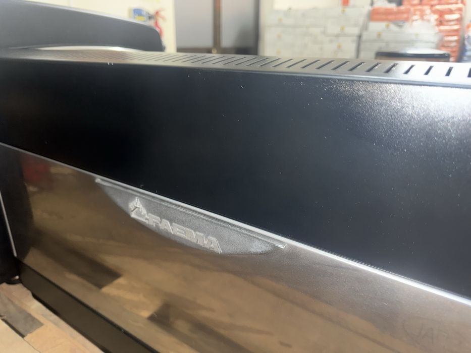 Máquina café industrial como nova, com garantia,fazemos instalação.