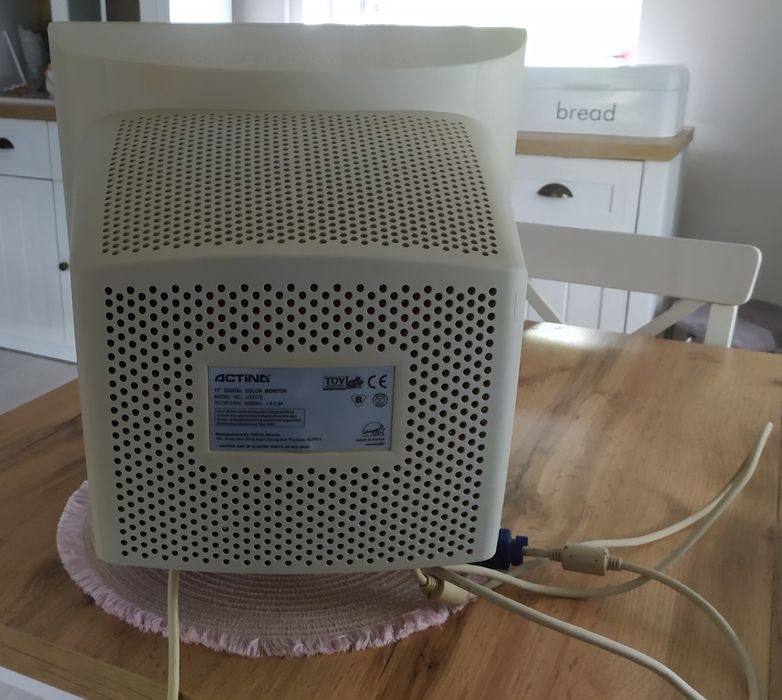 Monitor kineskopowy CRT Actina LGX17B 17 cali do retro gier