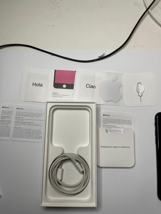 iPhone SE 2020 COMO NOVO