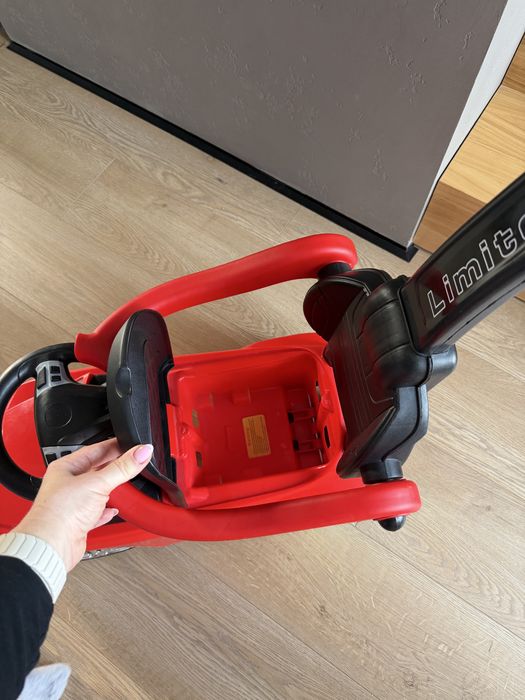 Машинка каталка-толокар з батьківською ручкою Червона