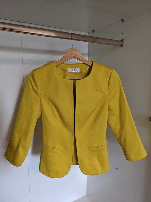 Жовтий піджак жакет з рукавом 3/4, розмір XS
