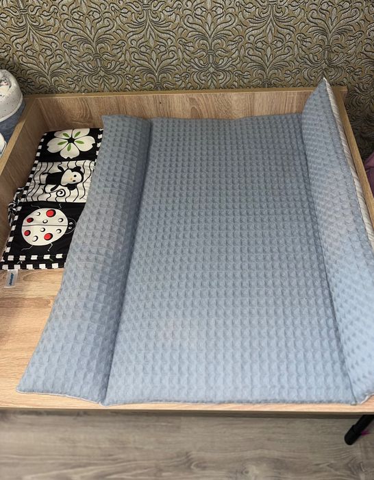 Матрацик на пеленальний столик або комод