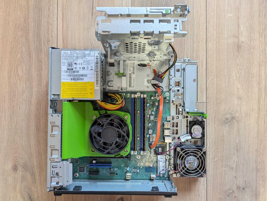 Системный блок Fujitsu D738 SFF s.1151 V2/intel i3-8100 /SSD M.2  128