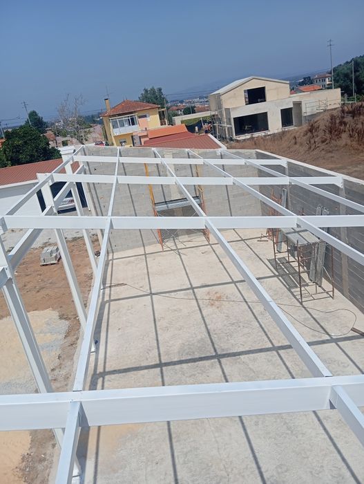 Serralharia, capeamentos,cobertura arufaria pinturas