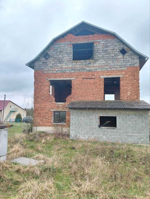 Продаж будинку. 10 сот ділянка