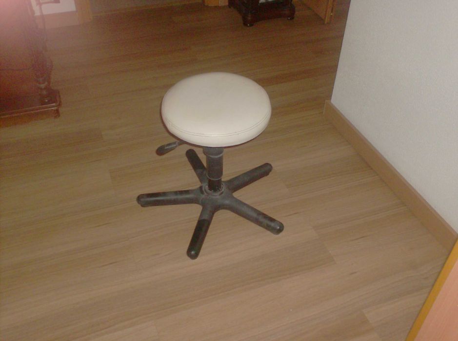 Banco acolchoado redondo