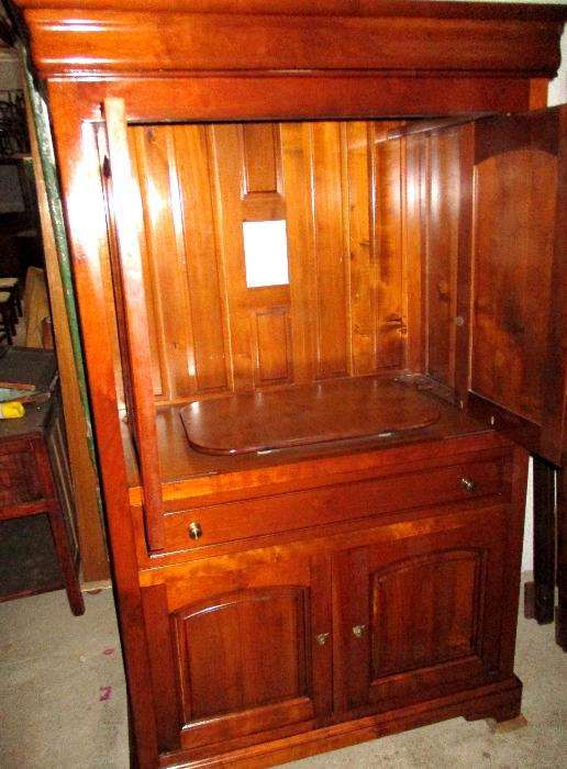 Móvel estilo Luís Filipe