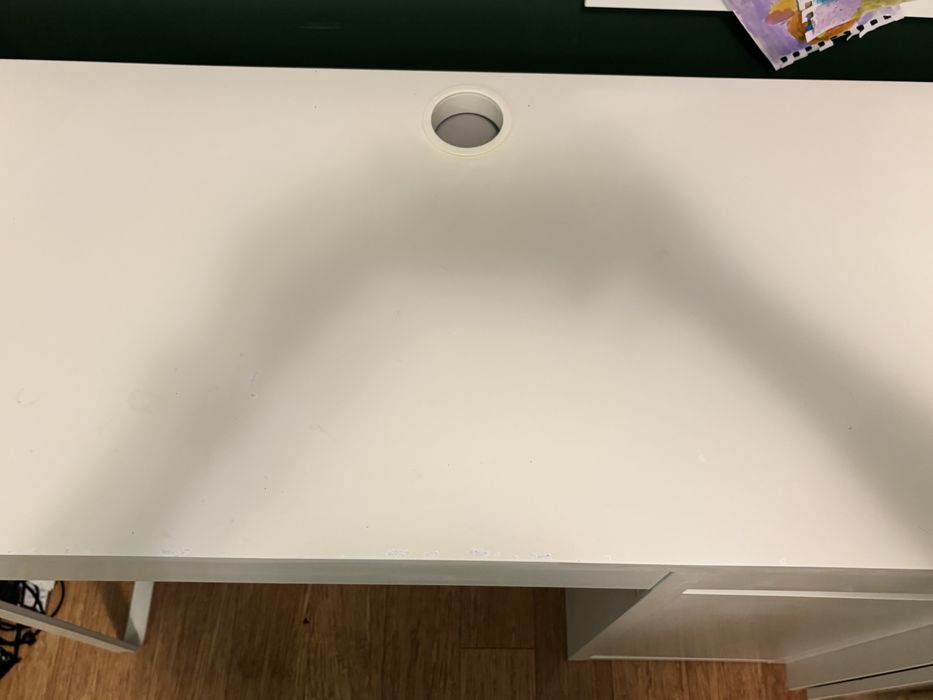 Biurko IKEA MICKE białe (105x50 cm)