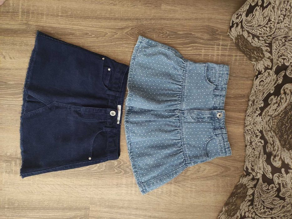Худі Sinsay 128см., флісова кофтина Quechua 115-124см., спідниці ZARA