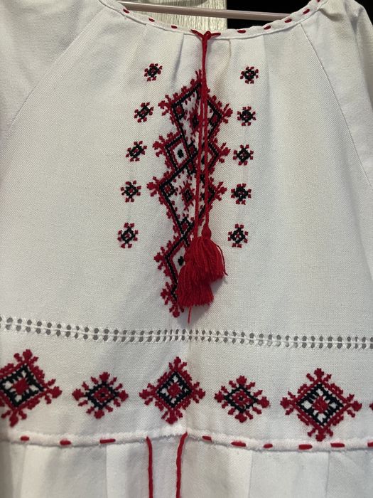 Якісна вишиванка сукня на 8-9 років 140