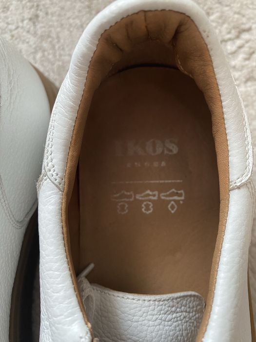 Білі шкіряні кросівки ikos