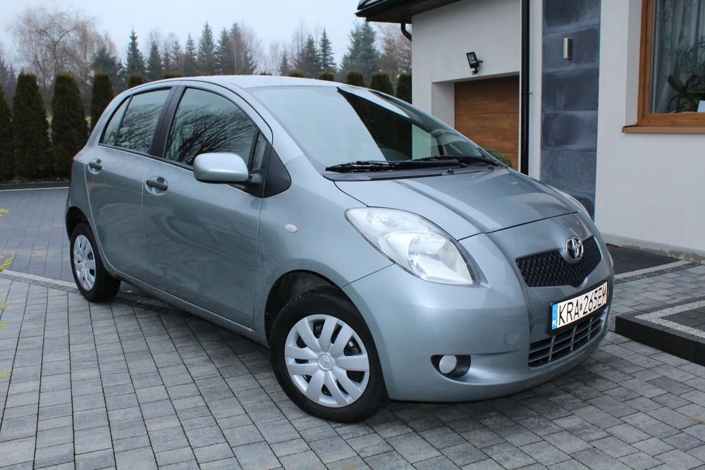 Toyota Yaris salon pl. pierwszy właściciel malutki przebieg 64 tyś. km. super stan