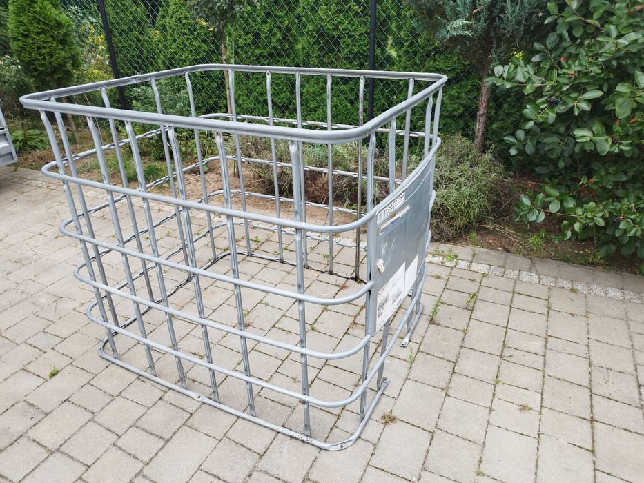 MAUSER 1000l. Metalowa obudowa.