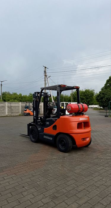 Навантажувач Doosan D30-G PRO 5 Погрузчик