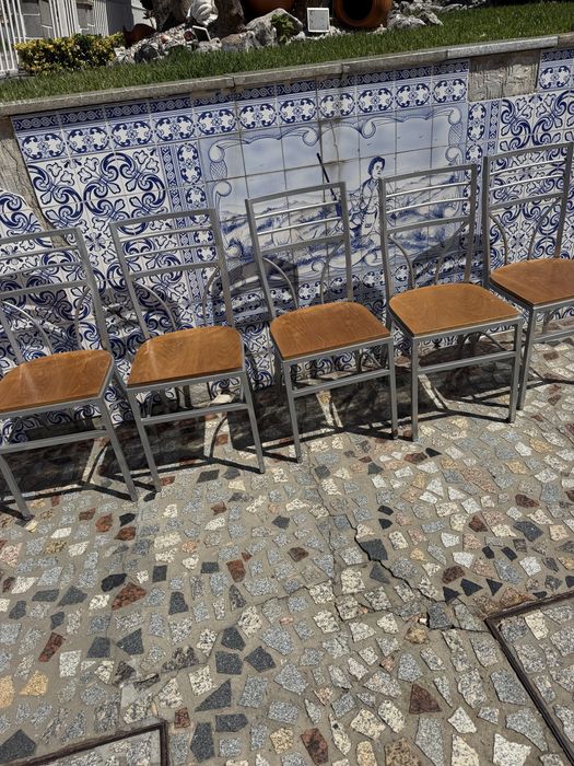 5 cadeiras  em bom estado