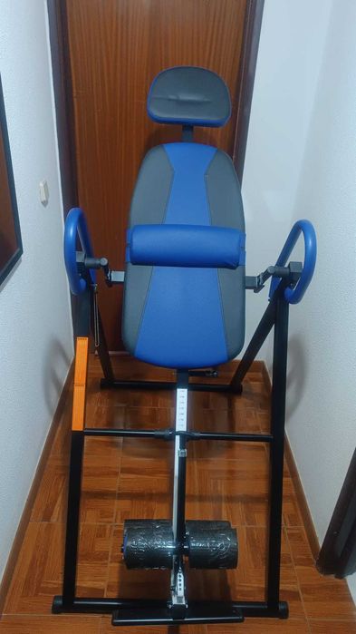 Mesa de inversão dobrável e ajustável