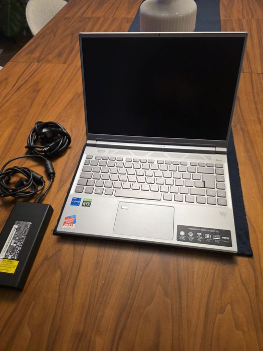 Gaming Acer Predator Triton 300 SE RTX 3060 i7 12th 16GB 512GB. Troca