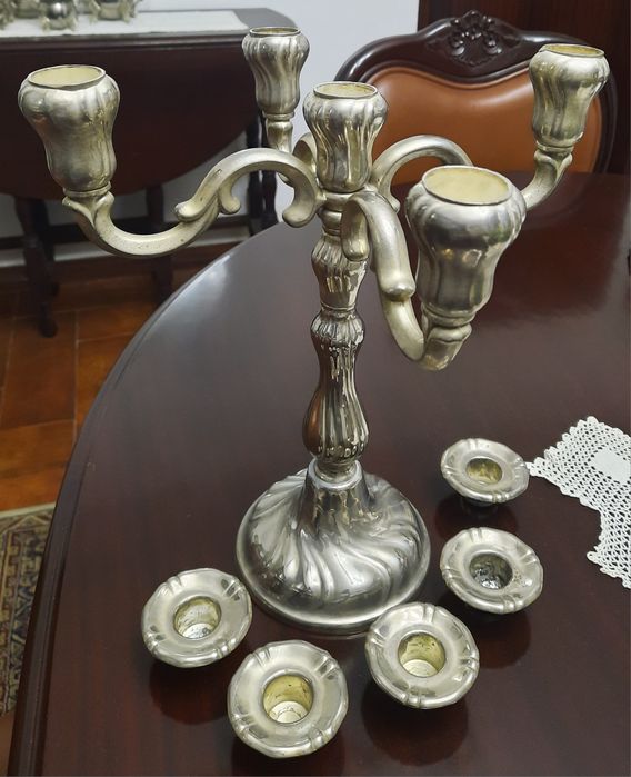 Castiçal em casquinha com suporte para 5 velas