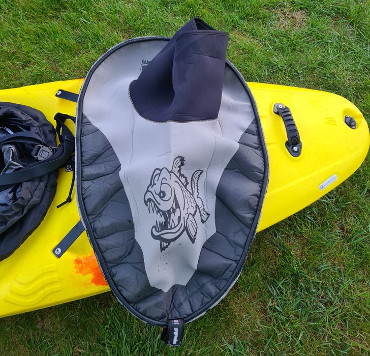 Kajak pyranha karnali rozm. M