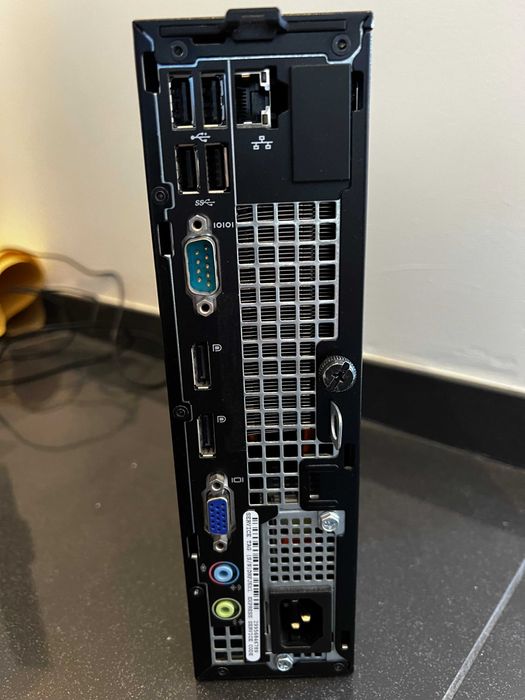 Dell i3 komputer, monitor i głośniki zintegrowane, system Windows 10