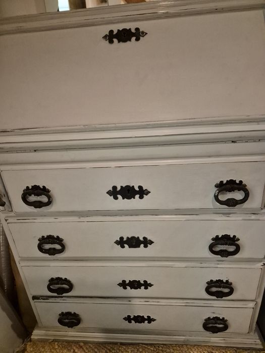 Escrivaninha em muito bom estado