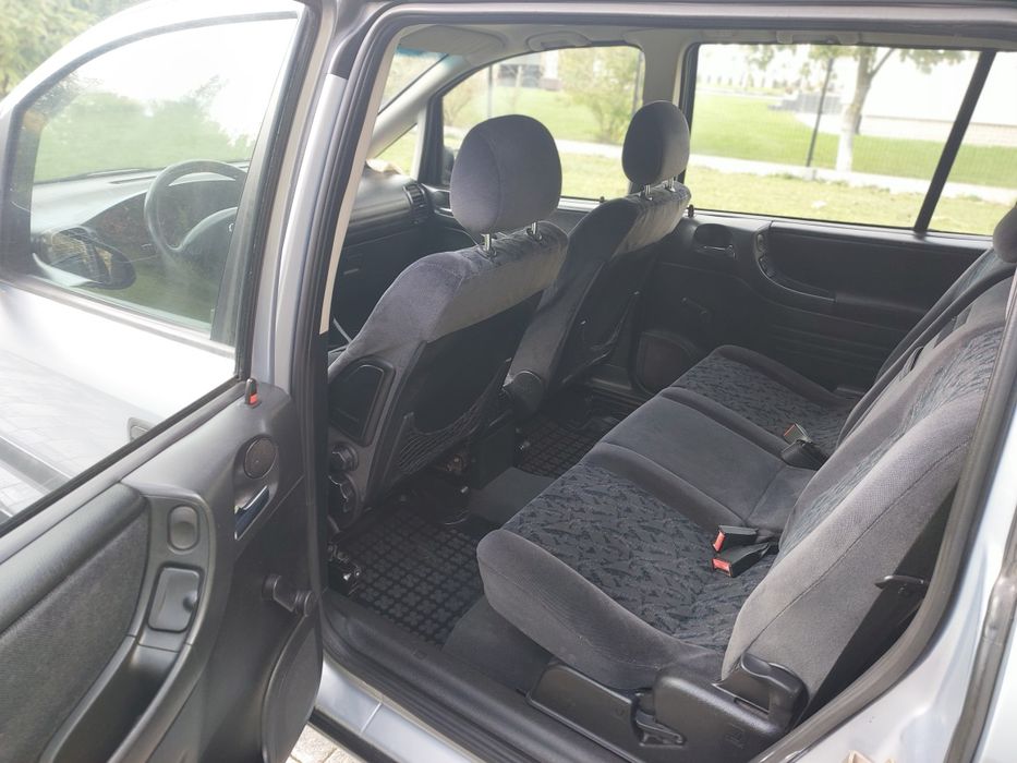 Opel Zafira 1.6 Benz.+ GAZ 7 Osobowa Stan b. dobry