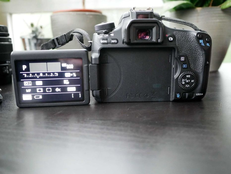 Canon EOS 760D + 18-55mm + 50mm