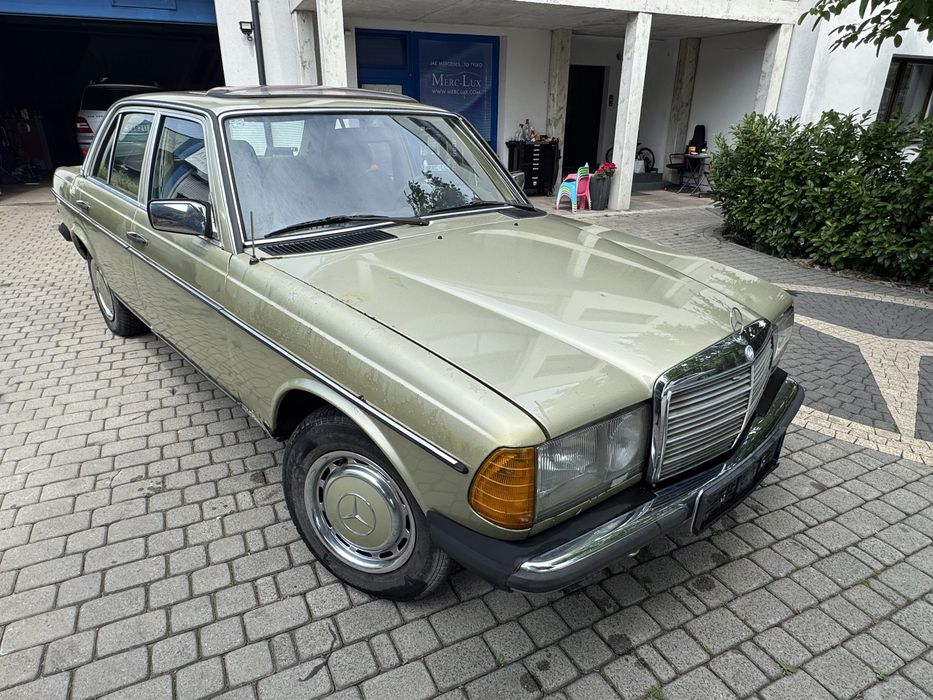 Mercedes-Benz w123 240d Sedan Dobra Baza