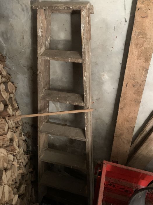 Escadote antigo.  Usado