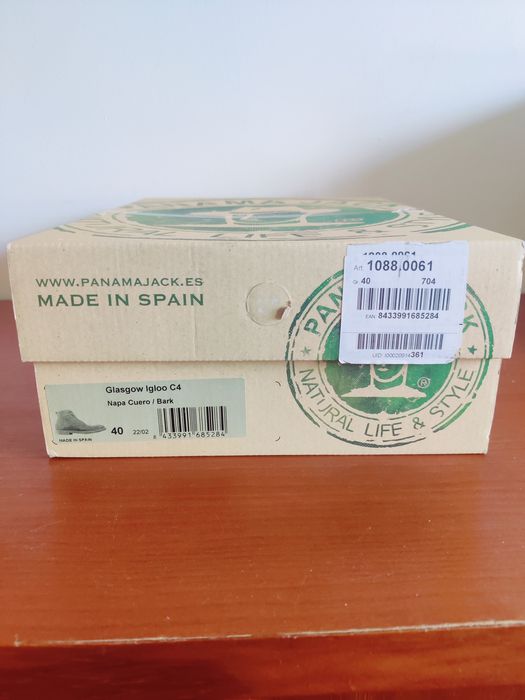 Botas novas Panamá Jack com atacadores