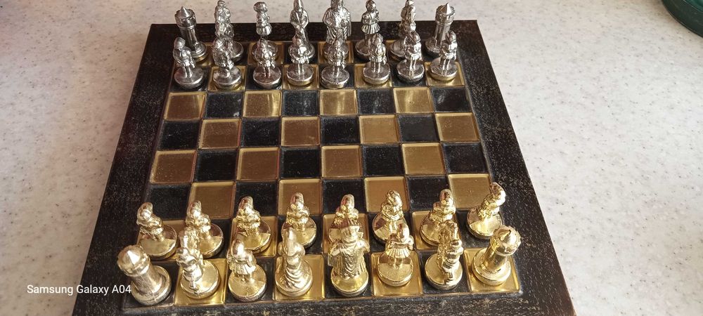 Продаю шахи у стилі давньогрецької міфології.