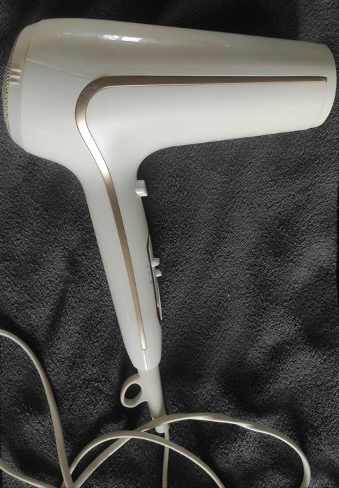 Фен Philips ThermoProtect 2200W.