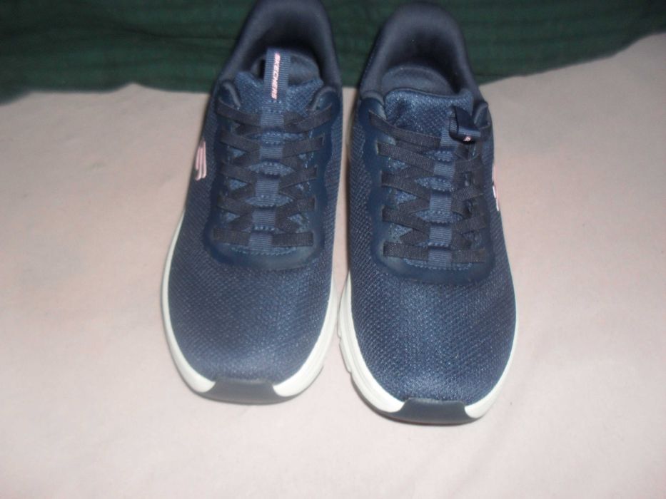 buty sketcers 37,5