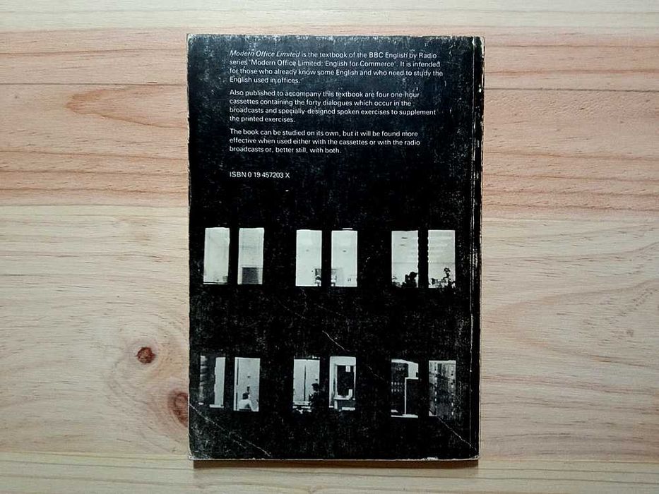 Livro "Modern Office Limited - English For Commerce"