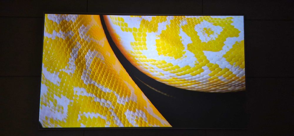 Ekran projekcyjny ALR MagicScreen Future Black AMLED 92″