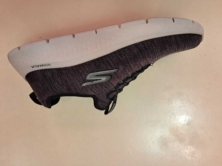 Кроссовки Skechers  оригинал 42 размер