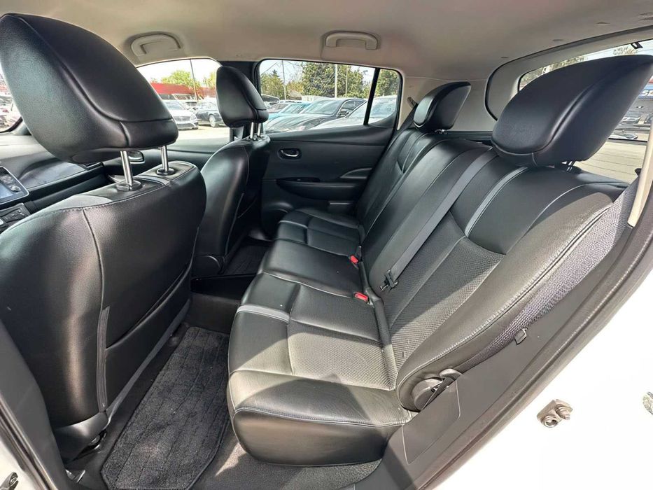 Nissan LEAF      2018