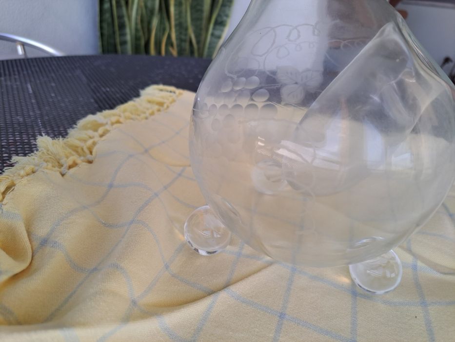 Decantador, peça muito antiga para vinho,