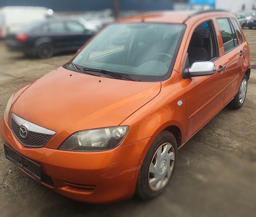 Mazda 2 lampa lewa przednia