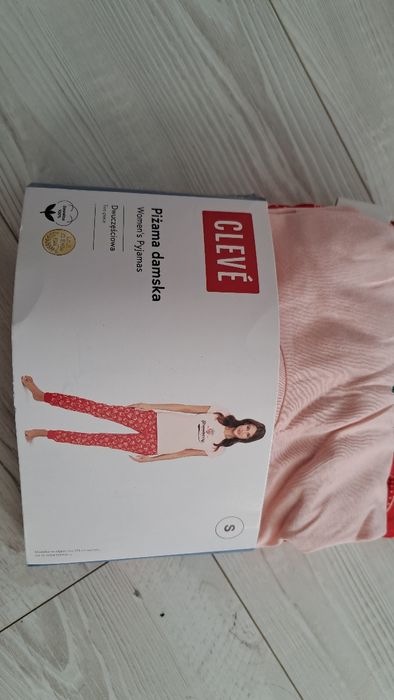 Piżama damska s truskawki nowa