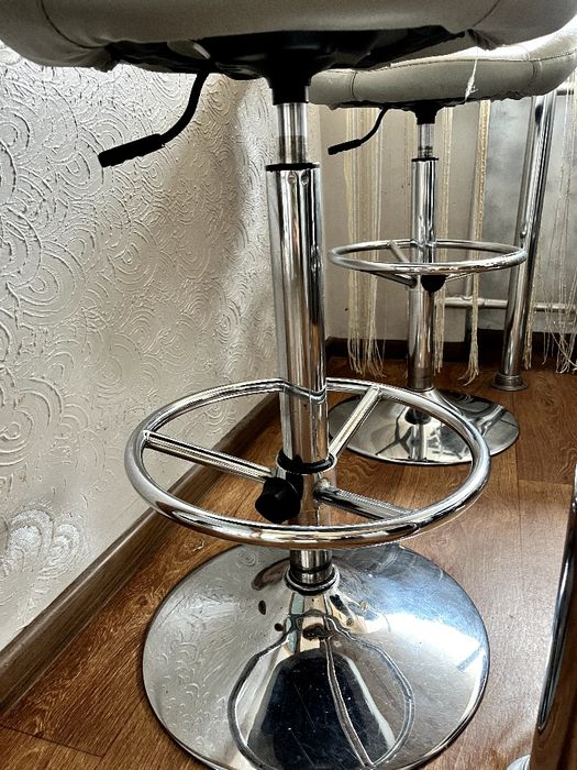 Комплект барних стільців