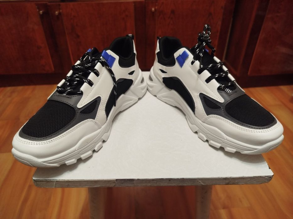 Кросівки чоловічі нові