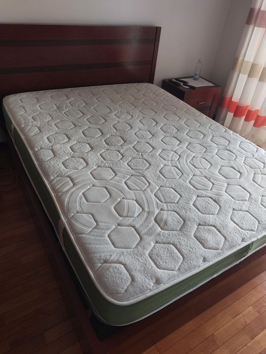 Colchão de cama casal