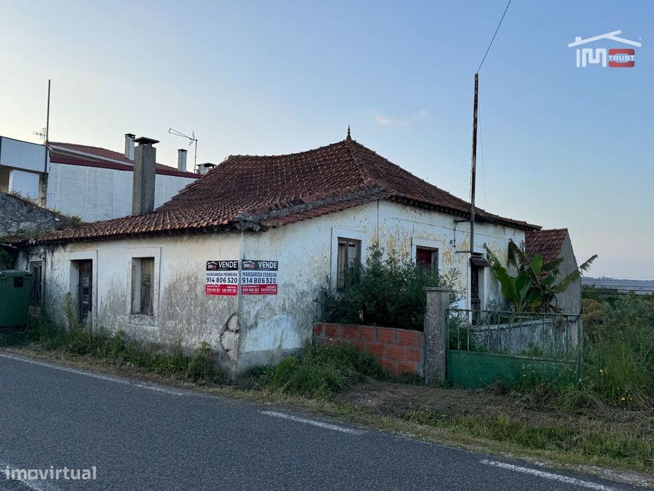 Moradia rústica para recuperar a 5 minutos de Fátima