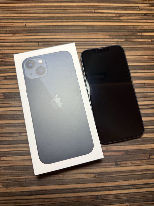 iPhone 13 128 GB granatowy – bardzo dobry stan