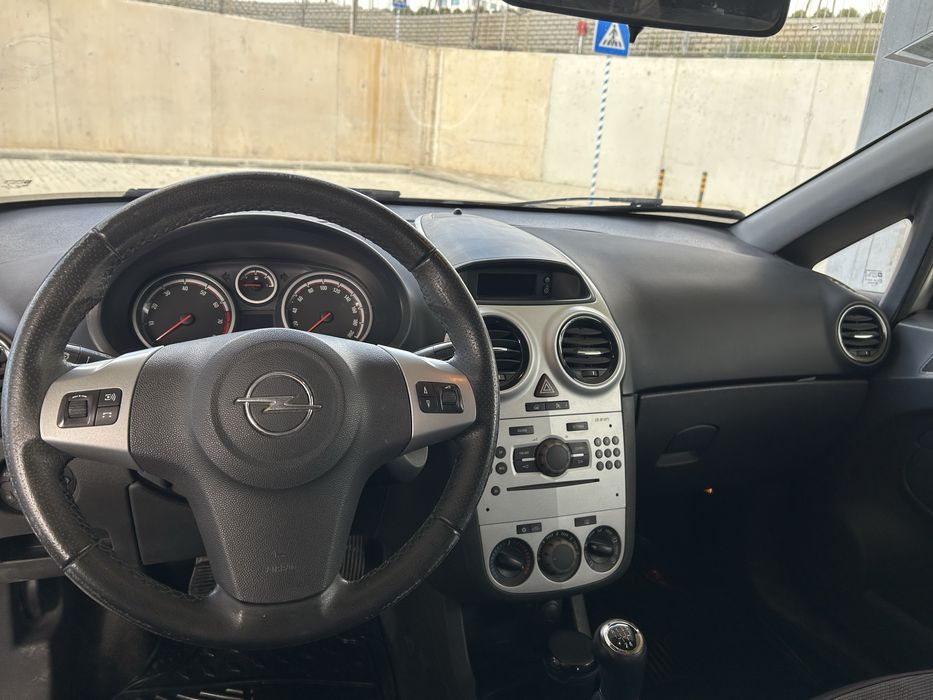 Opel Corsa 1.2 full extras 5 Lugares
