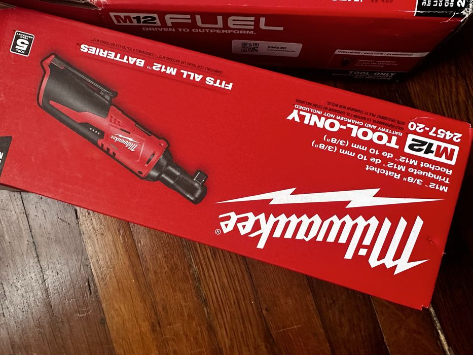 Шуруповерт Milwaukee