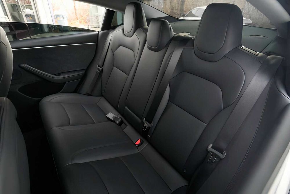 Tesla Model 3      2025